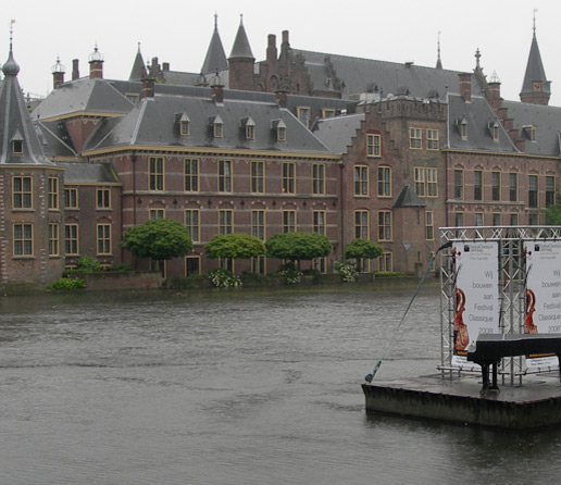 Drijvend podium in de Hofvijver